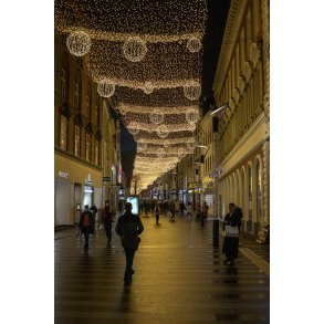 Aftenstemning p� Str�get i Aarhus med julelys