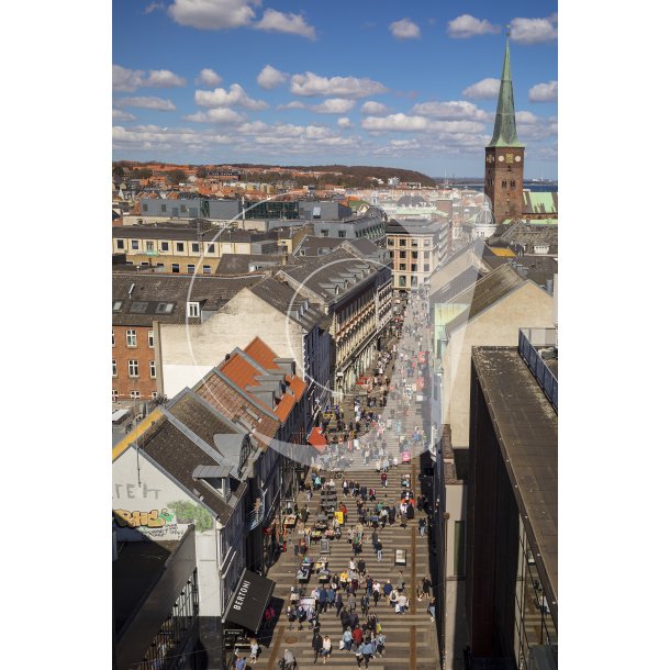 Strget i Aarhus set mod Domkirken fra Salling Roof top