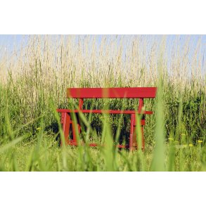 R�d hygge b�nk t�t ved Mellerup F�rgeleje i Naturpark Randers Fjord