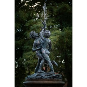 Springvandet Iguanbryderne ved Tinghuset i Randers