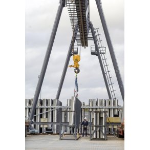 Kran til h�ndtering af beton elementer