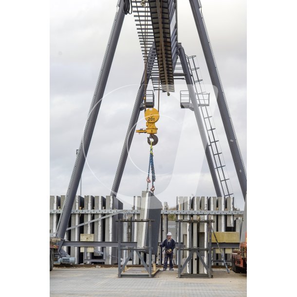 Kran til hndtering af beton elementer